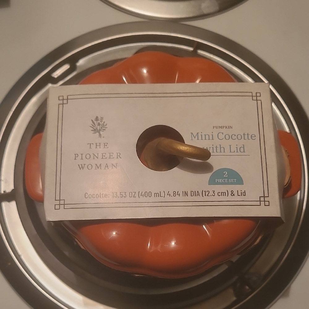 The Pioneer Woman Pumpkin Cocotte with Lid in Orange